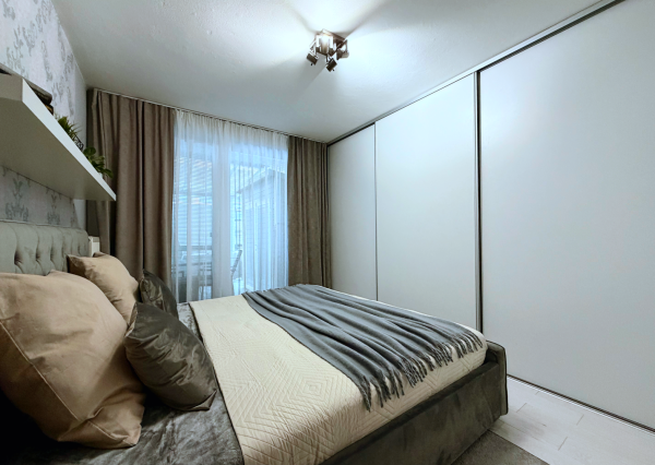 Na predaj pekný 3-izbový byt s predzáhradkou, terasou a park. státim - Martin