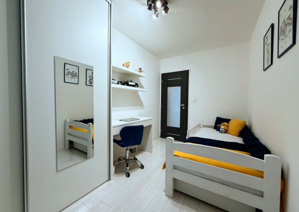 Na predaj pekný 3-izbový byt s predzáhradkou, terasou a park. státim - Martin