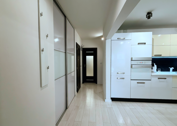 Na predaj pekný 3-izbový byt s predzáhradkou, terasou a park. státim - Martin