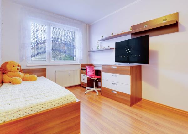 Priestranný 3- izbový byt vo vynikajúcej lokalite na predaj, Senec- Kollárova ulica