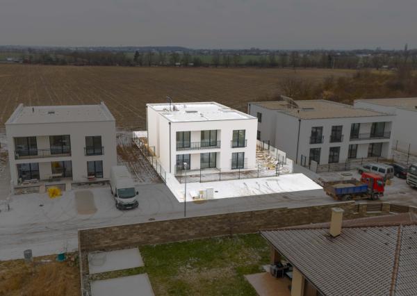 Veľkometrážny 2-izbový byt s balkónom v novostavbe na predaj, Cífer-Pác