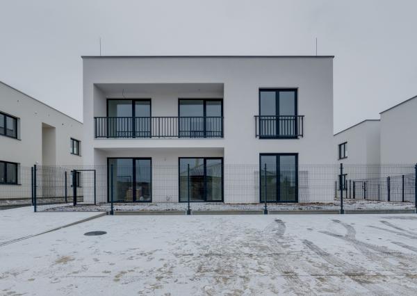 Veľkometrážny 2-izbový byt s balkónom v novostavbe na predaj, Cífer-Pác