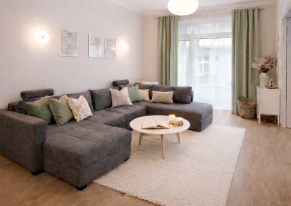 EXKLUZÍVNY STAROMESTSKÝ BYT NA OBCHODNEJ — IDEÁLNY NA BÝVANIE AJ INVESTÍCIU