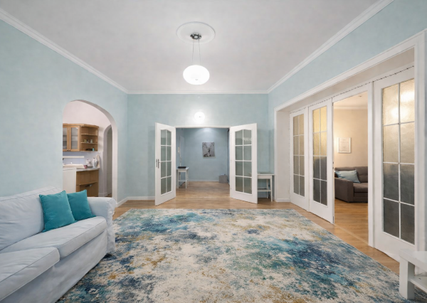 EXKLUZÍVNY STAROMESTSKÝ BYT NA OBCHODNEJ — IDEÁLNY NA BÝVANIE AJ INVESTÍCIU