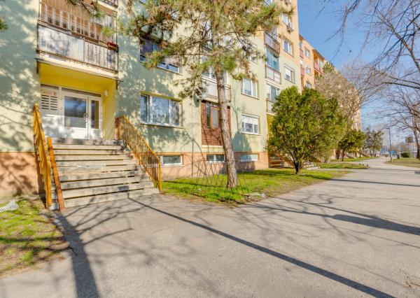 SENEC – NA PREDAJ 3 izbový byt v priamom centre mesta