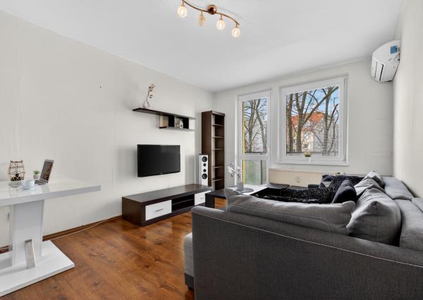 Bernolákovo, okr. SC - NA PREDAJ - plnohodnotný 2-izbový byt kúsok od priameho centra