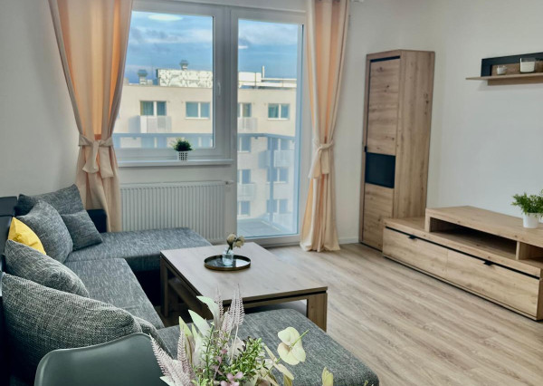 Na prenájom  2 izbový byt v Novostavbe Ovocné Sady s parkovaním