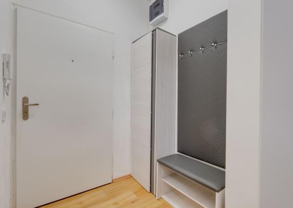 Na predaj štýlovo zariadený 1 izbový byt v Bratislave-Staré Mesto