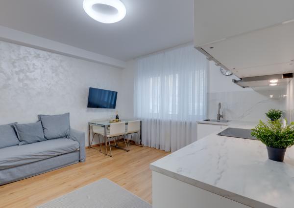 Na predaj štýlovo zariadený 1 izbový byt v Bratislave-Staré Mesto