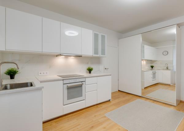 Na predaj štýlovo zariadený 1 izbový byt v Bratislave-Staré Mesto