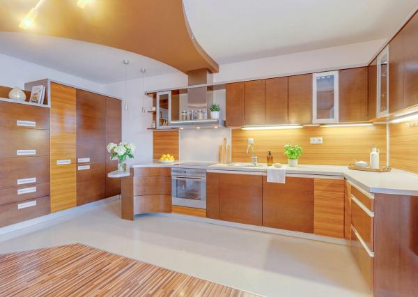 SENEC - NA PREDAJ nadštandardný 4-izbový mezanín v srdci mesta (na pešej zóne)