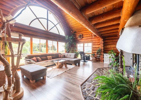 Luxusný nízkoenergetický zrub Podzámčok pri Zvolene – súkromie, príroda a pozemok 11 000 m²