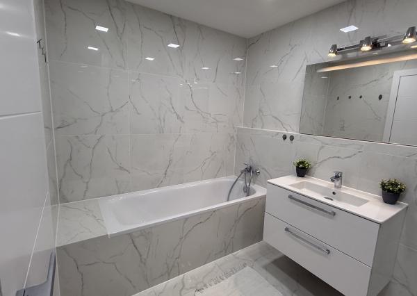 Hamuliakovo, okr. SC- NA PREDAJ 3 izbový byt s terasou, záhradou a dvomi parkovacími státiami.