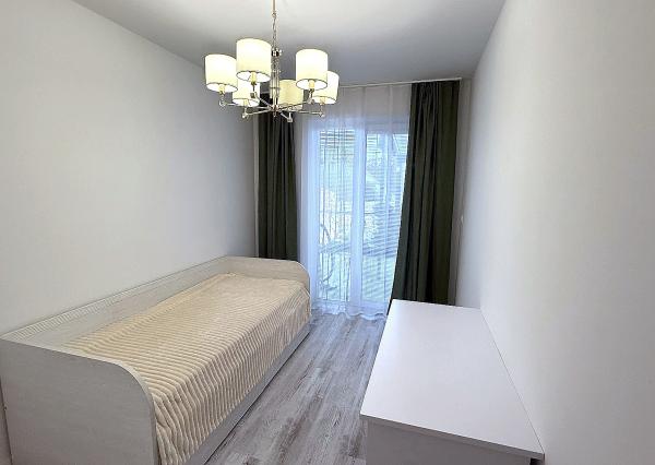 Hamuliakovo, okr. SC- NA PREDAJ 3 izbový byt s terasou, záhradou a dvomi parkovacími státiami.