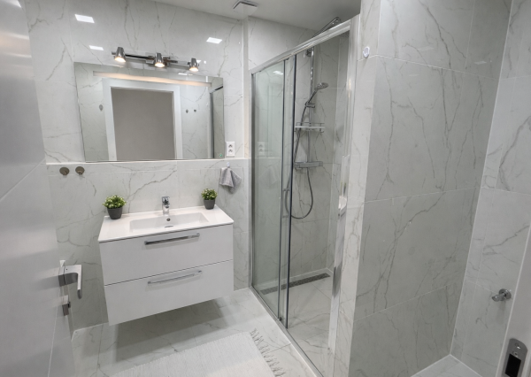 Hamuliakovo, okr. SC- NA PREDAJ 3 izbový byt s terasou, záhradou a dvomi parkovacími státiami.