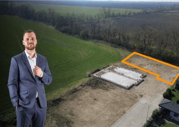 Na predaj exkluzívny stavebný pozemok na konci slepej ulice v obci Voderady