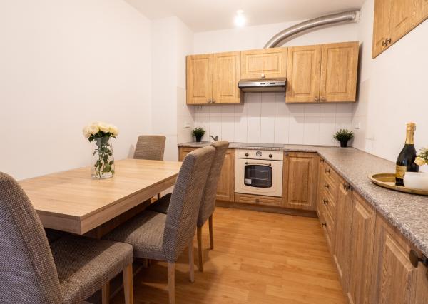 Na predaj velký 2 itbový byt v Bratislave -Petržalke , ul.Budatinska