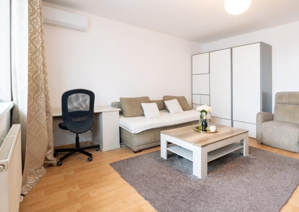 Na predaj velký 2 itbový byt v Bratislave -Petržalke , ul.Budatinska