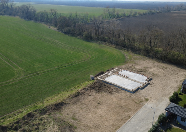 Na predaj dva praktické moderné 4-izbové domy v slepej uličke v obci Voderady