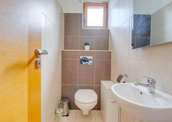 SENEC – NA PREDAJ EXKLUZÍVNY 3 + 1 PODKROVNÝ  BYT  – JEDINEČNÝ PRIESTOR NA PEŠEJ ZÓNE.