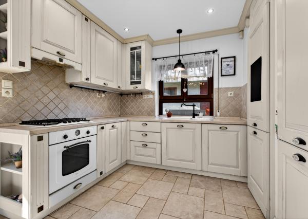 Štýlový rodinný dom vo vynikajúcej lokalite na predaj, Rovinka