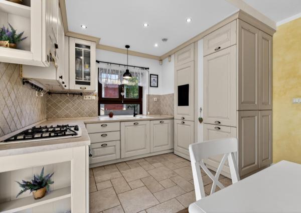 Štýlový rodinný dom vo vynikajúcej lokalite na predaj, Rovinka