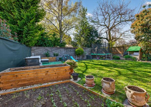 Štýlový rodinný dom vo vynikajúcej lokalite na predaj, Rovinka