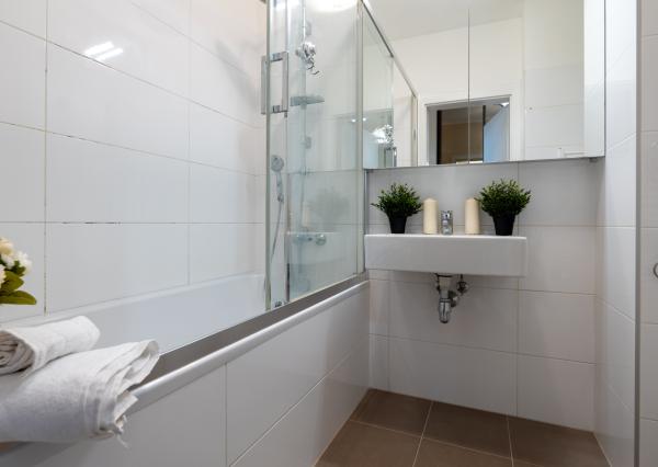 Na prenájom  velký  2 izbový byt v Bratislave v projekte -Slnečnice