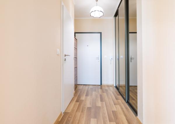 Na prenájom  velký  2 izbový byt v Bratislave v projekte -Slnečnice