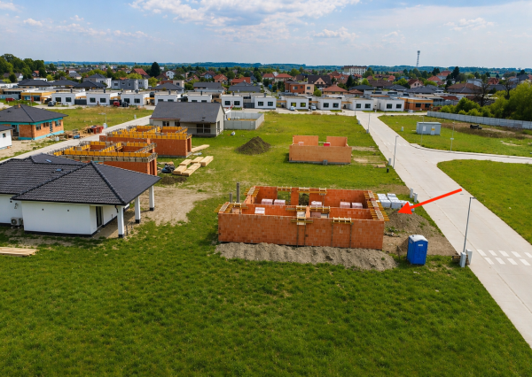 Na predaj nadštandardný moderný 4-izbový rodinný dom s garážou a tepelným čerpadlom, Hrubá Borša