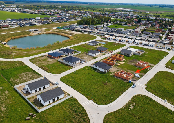 Na predaj nadštandardný moderný 4-izbový rodinný dom s garážou a tepelným čerpadlom, Hrubá Borša