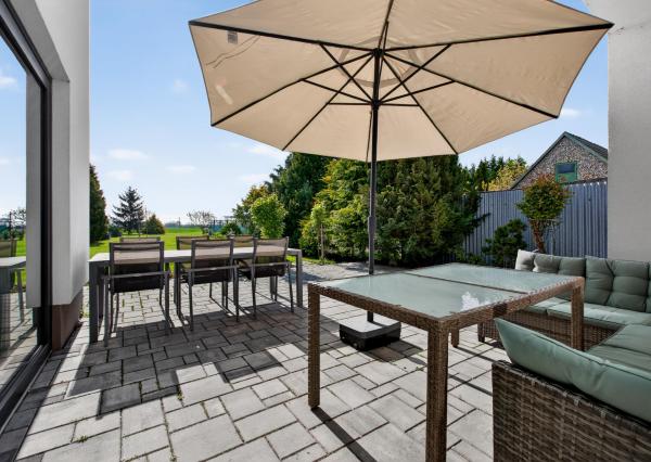 NA PREDAJ! 8 izbový dvojgeneračný poschodový rodinný dom v Tomášove