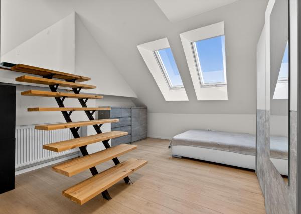 NA PREDAJ! 8 izbový dvojgeneračný poschodový rodinný dom v Tomášove