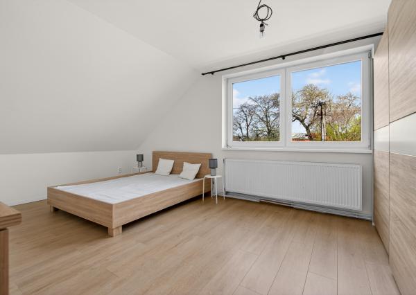 NA PREDAJ! 8 izbový dvojgeneračný poschodový rodinný dom v Tomášove