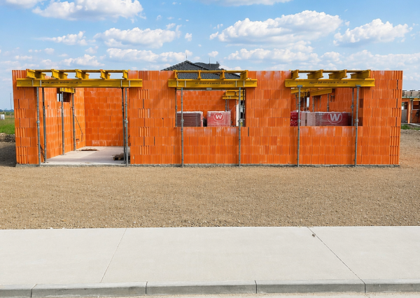 Na predaj nadštandardný moderný 4-izbový rodinný dom s garážou a tepelným čerpadlom, Hrubá Borša