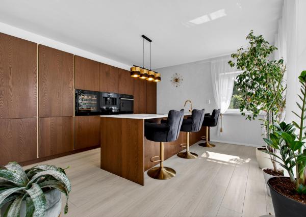 NA PREDAJ! 8 izbový dvojgeneračný poschodový rodinný dom v Tomášove