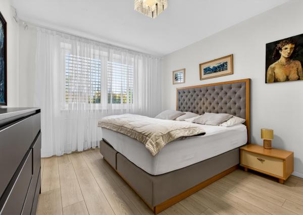 NA PREDAJ! 8 izbový dvojgeneračný poschodový rodinný dom v Tomášove