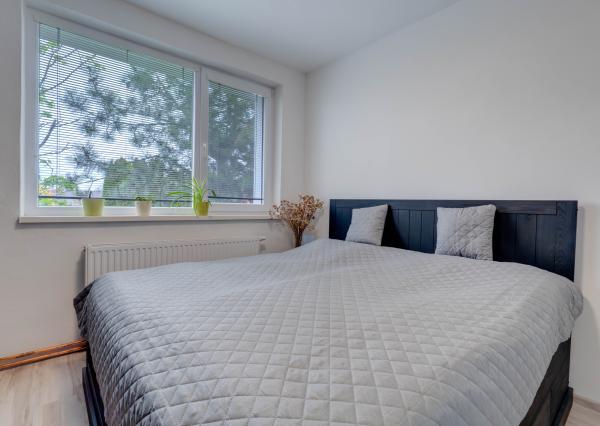 HRUBÁ BORŠA, OKR. SENEC - NA PREDAJ 4 izbový byt s vlastným kúrením a garážou.