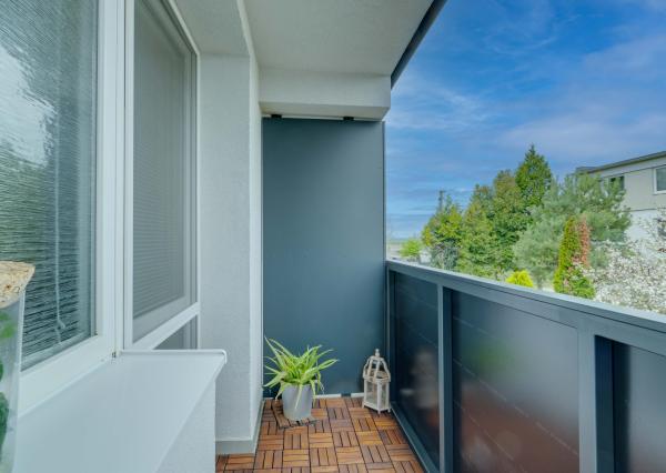 HRUBÁ BORŠA, OKR. SENEC - NA PREDAJ 4 izbový byt s vlastným kúrením a garážou.