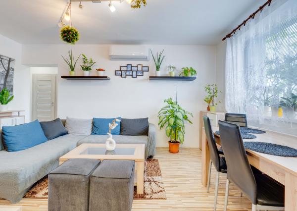 HRUBÁ BORŠA, OKR. SENEC - NA PREDAJ 4 izbový byt s vlastným kúrením a garážou.