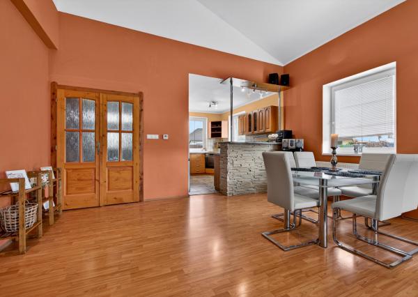 5 izbový rodinný dom Nová Dedinka na predaj, 1445 m2 pozemok