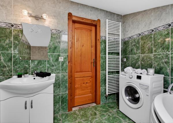 5 izbový rodinný dom Nová Dedinka na predaj, 1445 m2 pozemok