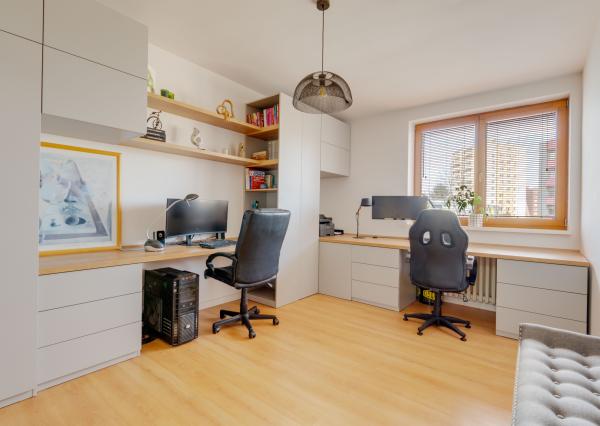 SENEC – NA PREDAJ EXKLUZÍVNY 3 + 1 PODKROVNÝ  BYT  – JEDINEČNÝ PRIESTOR NA PEŠEJ ZÓNE.