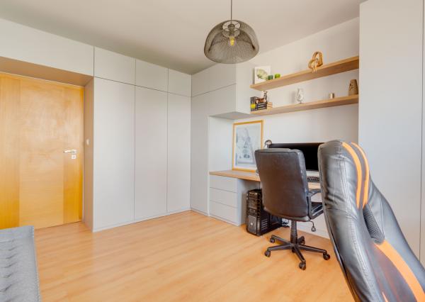 SENEC – NA PREDAJ EXKLUZÍVNY 3 + 1 PODKROVNÝ  BYT  – JEDINEČNÝ PRIESTOR NA PEŠEJ ZÓNE.