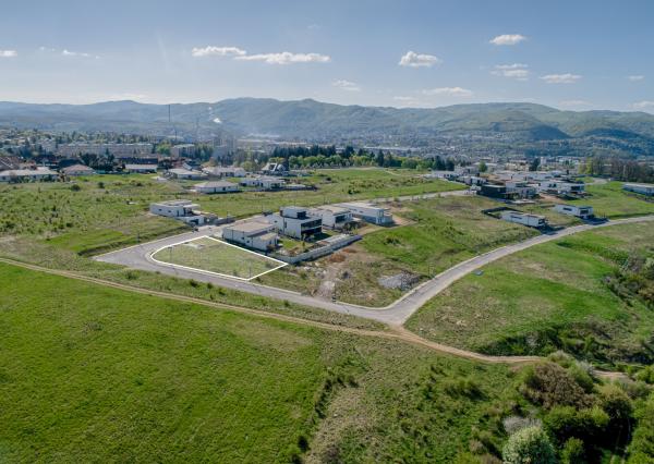 Na predaj stavebný pozemok s projektom – Zvolen Sarvaška