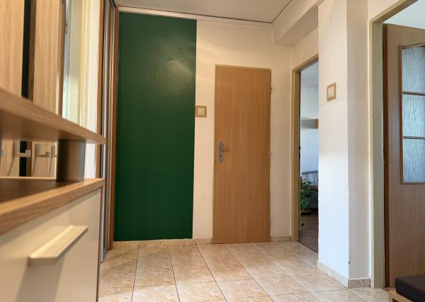 Na predaj 2,5-izbový byt s balkónom a záhradkou - Záriečie