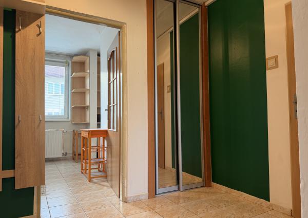 Na predaj 2,5-izbový byt s balkónom a záhradkou - Záriečie