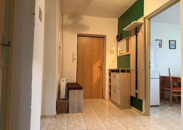 Na predaj 2,5-izbový byt s balkónom a záhradkou - Záriečie
