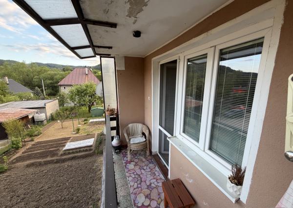 Na predaj 2,5-izbový byt s balkónom a záhradkou - Záriečie