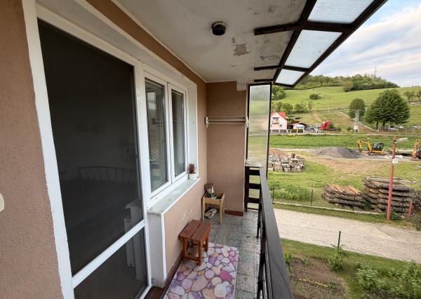 Na predaj 2,5-izbový byt s balkónom a záhradkou - Záriečie